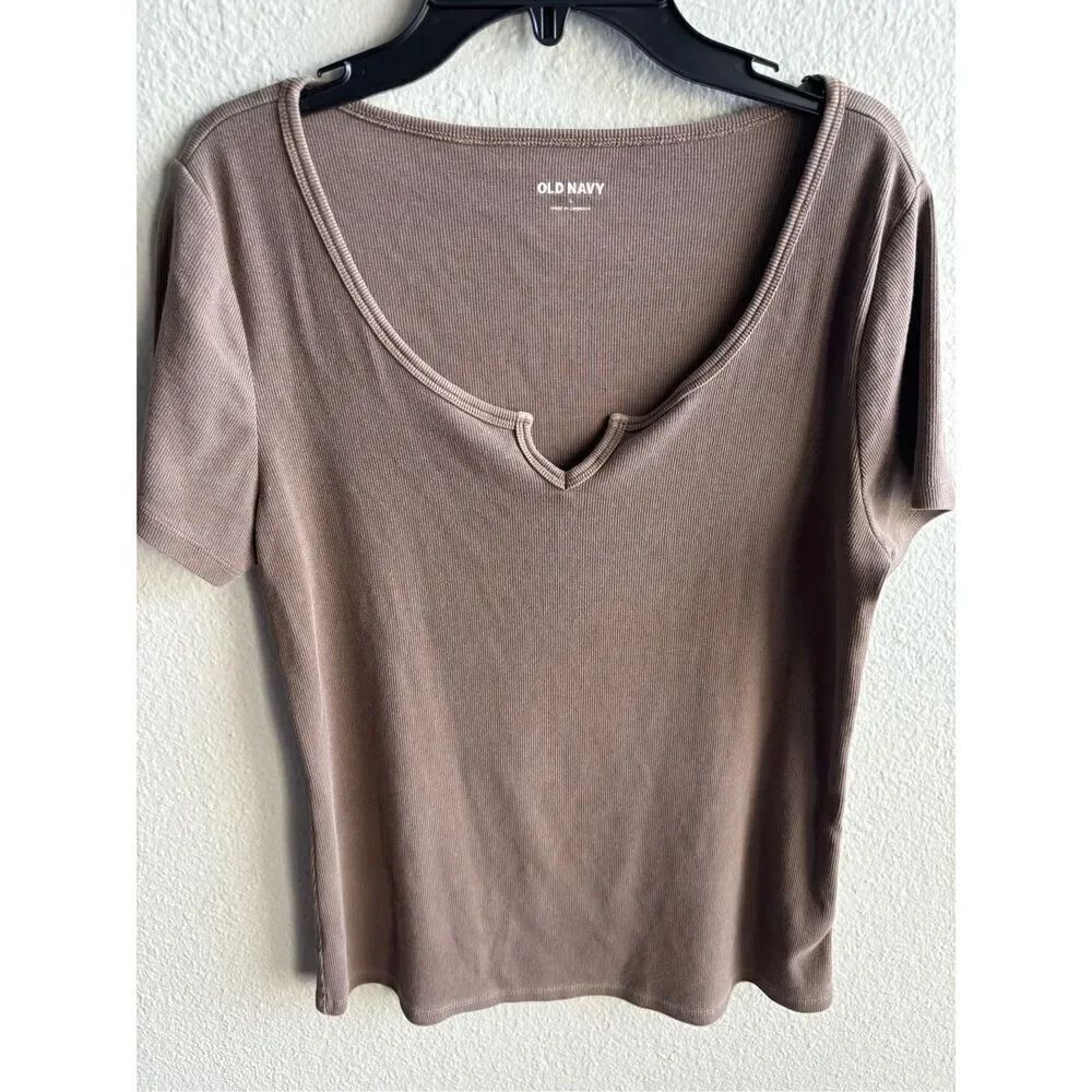 ❤️Old Navy Fitted Ribbed Tee